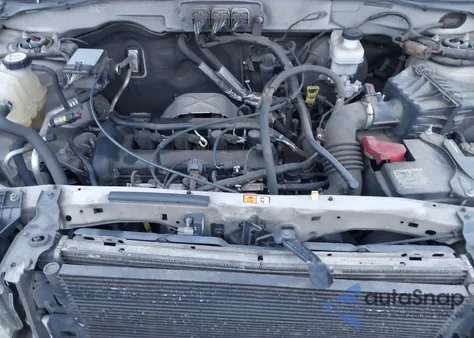 2008 Ford Escape Xls/Xls Manual z USA, uszkodzony, nr VIN 1FMCU02Z18KC16304